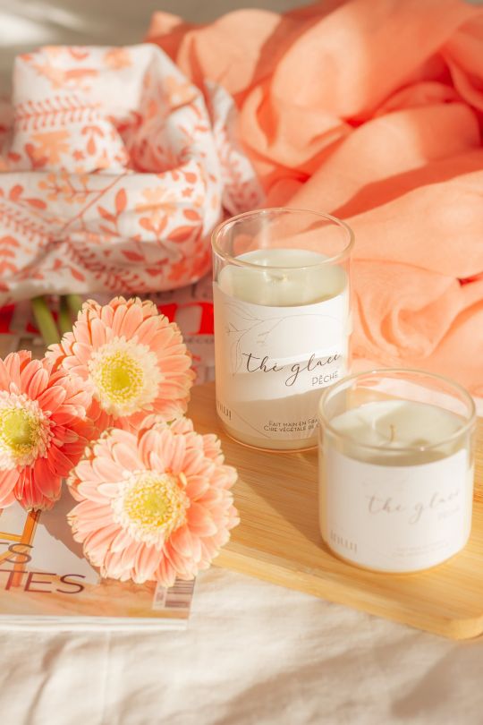 Peach natural scented candle