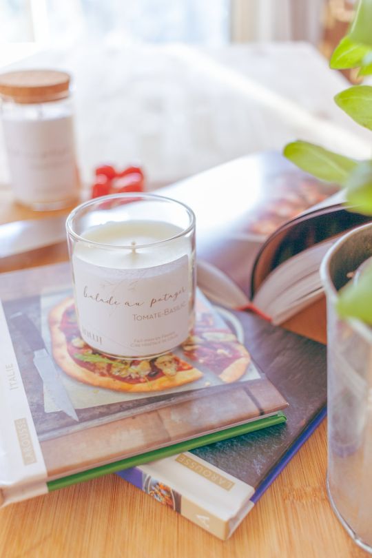 Tomato basil natural scented candle